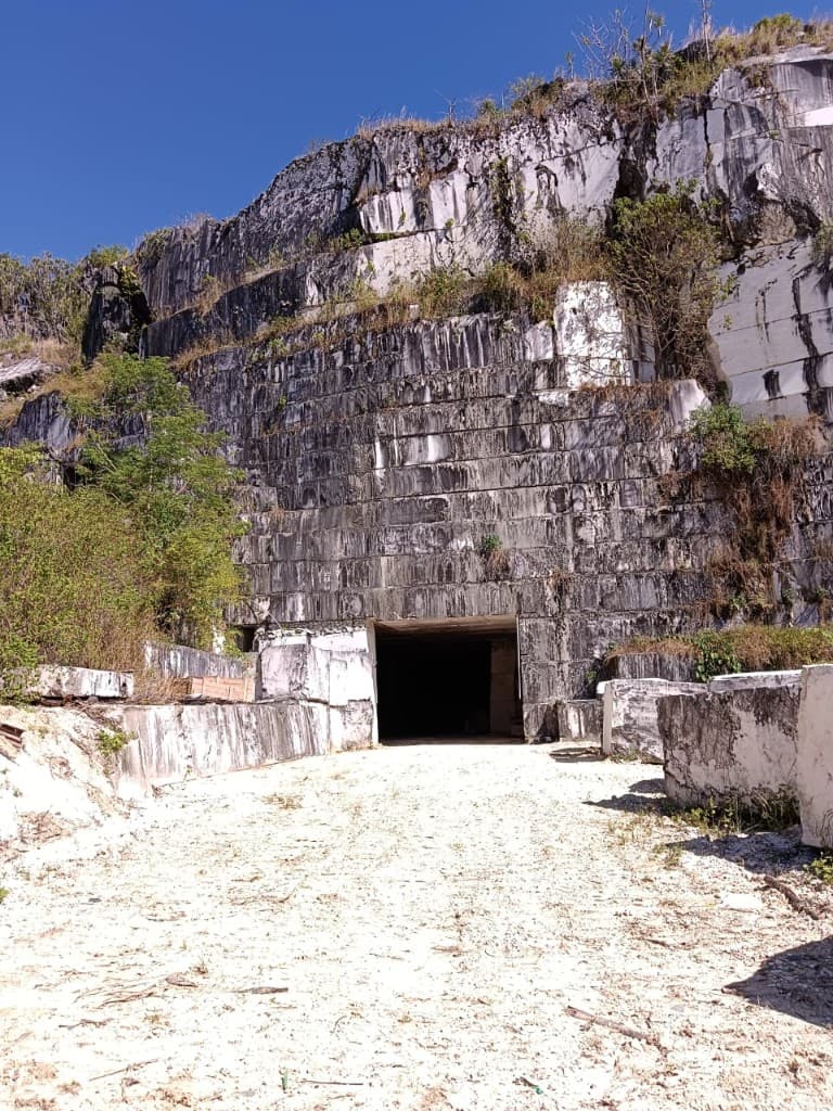 The quarry at work